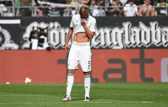September 19, 2026, xhbx, Soccer, Bundesliga 1, Borussia Mönchengladbach 1 FSV Mainz 05, v. Jan Leszczynski, Borussia Mönchengladbach, looking disappointed, disappointed. DFL and DFB regulations prohibit any use of photographs as image sequences and or quasi-video. Mönchengladbach