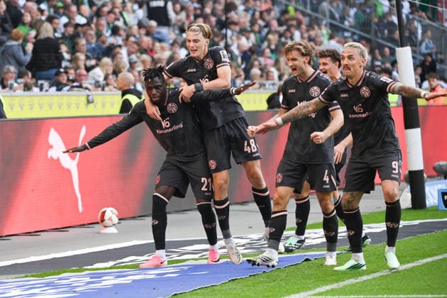Celebration 2 4 Danny da Costa Mainz 05, Kacper Potulski Mainz 05, Stefan Posch Mainz 05, Eric Martel Mainz 05, Phillip Tietz Mainz 05 September 19, 2026, Soccer 1 Bundesliga, 2026–2027 season, Matchday 4, Borussia Mönchengladbach 1 vs. FSV Mainz 05. DFL regulations prohibit any use of photographs as image sequences and or quasi-video. Mönchengladbach, Borussia Park, North Rhine-Westphalia, Germany Team2