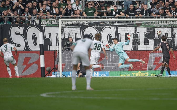 September 19, 2026, xhbx, Soccer, Bundesliga 1, Borussia Mönchengladbach 1 FSV Mainz 05 v l Goal scored, Goal to make it 2–2 by Isac Lidberg, Borussia Mönchengladbach. DFL and DFB regulations prohibit any use of photographs as image sequences and or quasi-video. Mönchengladbach