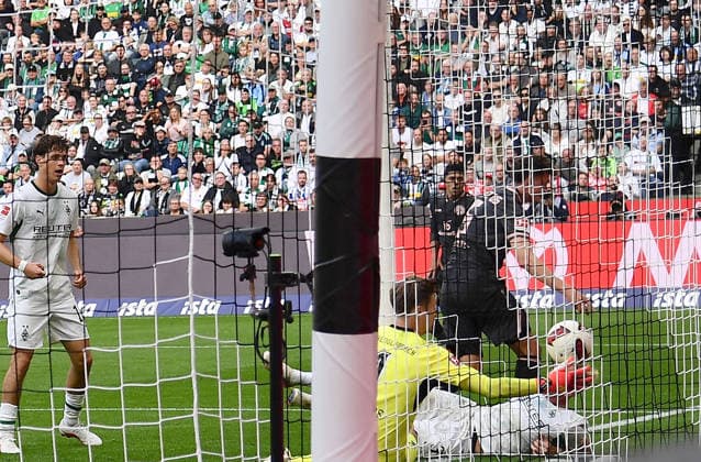 September 19, 2026, xhbx, Soccer, Bundesliga 1, Borussia Mönchengladbach 1 FSV Mainz 05 v l Goal scored, Goal to make it 2–3 by Eric Martel, FSV Mainz 05. DFL and DFB regulations prohibit any use of photographs as image sequences and or quasi-video. Mönchengladbach