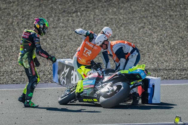MOTORSPORTS - MotoGP, GP of Austria 2026 SPIELBERG,AUSTRIA,19.SEP.26 - MOTORSPORTS - MotoGP, Grand Prix of Austria, Red Bull Ring, Tissot Sprint. Image shows Franco Morbidelli (ITA Pertamina Enduro VR46 Racing Team) and marshals. Keywords: crash.  GEPAxpictures xMatthiasxTrinkl