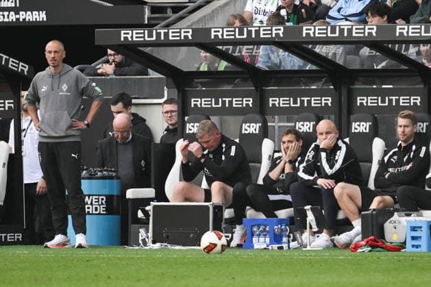 Borussia Mönchengladbach bench: Interim coach Jan Moritz Lichte, Borussia Mönchengladbach; assistant coach Markus Gellhaus, Borussia Mönchengladbach; 1st from left, 2nd from right; Rouven Schröder, sporting director, Borussia Mönchengladbach, September 19, 2026, Soccer, Bundesliga 1, 2026–2027 season, Matchday 4, Borussia Mönchengladbach vs. FSV Mainz 05. DFL regulations prohibit any use of photographs as image sequences and or quasi-video. Mönchengladbach, Borussia Park, North Rhine-Westphalia, Germany Team2