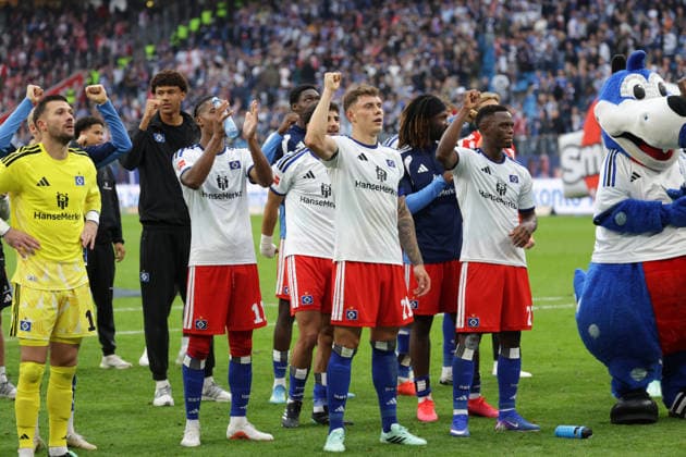 September 19, 2026 xfsx Soccer 1. Bundesliga Hamburger Sportverein 1 FC Cologne (left) The Hamburger SV team celebrates their 2-1 victory over 1. FC Cologne with the fans. DFL and DFB regulations prohibit any use of photographs as image sequences and or quasi-video. Copyright: HMBxMedia FernandoxSoares