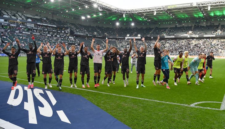 September 19, 2026, xhbx, Soccer, Bundesliga 1, Borussia Mönchengladbach 1 FSV Mainz 05, players, The FSV Mainz 05 team celebrates after the final whistle. DFL and DFB regulations prohibit any use of photographs as image sequences and or quasi-video. Mönchengladbach