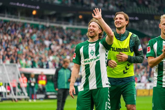 Mitchell Weiser, Werder Bremen, 8, waving, joy, emotions, facial expression, German soccer, Bundesliga, 2026–27 season, Matchday 4, September 19, 2026, Werder Bremen vs. FC Augsburg, Weserstadion, Bremen Copyright: xLeonxFrickx