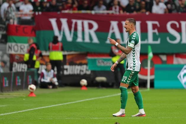 September 26, 2019, GER, Soccer, 1st FBL Men, Matchday 4, 2026–2027 Season, SV Werder Bremen vs. FC Augsburg; Marco Friedl (SV Werder Bremen, 32) is sent off; Weserstadion, Bremen, Germany Copyright: xnordphotoxGmbHx xTauchnitzx