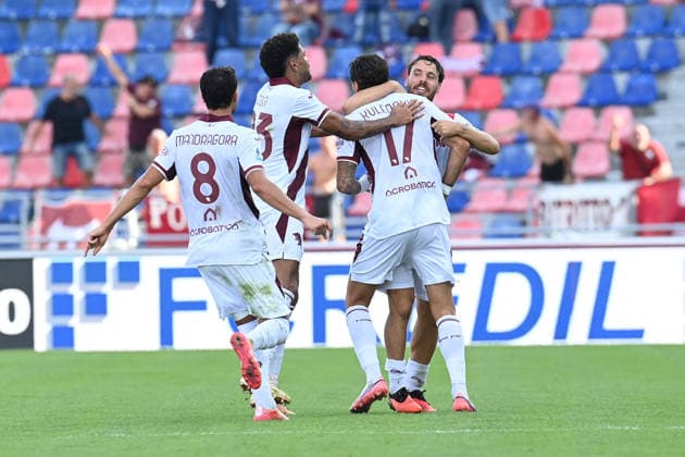 SOCCER - Serie A - Bologna FC vs. Torino FC Photo by IPA ABACAPRESS.COM88714895 - Sandro Kulenovic (Torino FC) is celebrated by his teammate after scoring a goal during the Bologna FC vs. Torino FC Italian Serie A soccer match in Bologna, Italy, on September 19, 2026 Bologna Italy  Copyright: xIPAxSport ABACAx