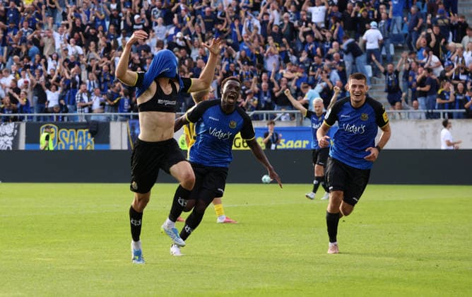 September 19, 2026, Soccer, Men s, 3rd Division, 2026–2027 Season, 1 FC Saarbrücken vs. SG Sonnenhof Großaspach, Siemen Voet of 1 FC Saarbrücken celebrates his game-winning goal in the 2–1 victory at Saarbrücken’s Ludwigsparkstadion in Saarland, Germany Copyright: xFabianxKleerx