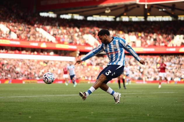 Jay Dasilva of Coventry City in action. Nottingham Forest v Coventry City, Premier League, Football, The City Ground, Nottingham, UK - 19 Sep 2026Nottingham The City Ground United Kingdom EDITORIAL USE ONLY No use with unauthorised audio, video, data, fixture lists, club league logos or live services. Online in-match use limited to 120 images, no video emulation. No use in betting, games or single club league player publications.  Copyright: xRyanxBrowne Shutterstockx 17158587fu