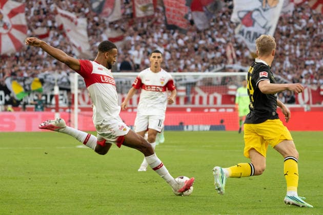 Shot on goal by Josha Vagnoman, VfB Stuttgart, 04, GER, VfB Stuttgart vs. Borussia Dortmund, Soccer, Bundesliga 1, Matchday 4, 2026–2027 season, September 19, 2026, DFL regulations prohibit any use of photographs as image sequences and or quasi-video, GER, VfB Stuttgart vs. Borussia Dortmund, soccer, Bundesliga 1, Matchday 4, 2026–2027 season, September 19, 2026, Stuttgart Copyright: xEibner-Pressefoto EdwardxCheungx EP_ECG