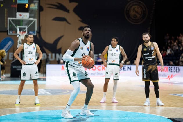 Ejiofor Onu No. 35 VET CONCEPT Gladiators Trier GER, Basketball: Löwen Braunschweig vs. VET CONCEPT Gladiators Trier, Basketball, easyCredit BBL, Week 1, 2026–27 season, September 19, 2026 GER, Basketball: Löwen Braunschweig vs. VET CONCEPT Gladiators Trier, Basketball, easyCredit BBL, Week 1, 2026–27 Season, September 19, 2026 Braunschweig Copyright: xEibner-Pressefoto DanielxREINELTx EP_DRT