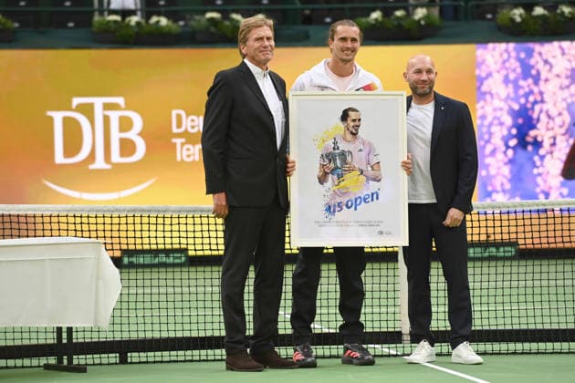 v l Dietloff von ARNIM, President of the German Tennis Federation (DTB), Alexander ZVEREV (GER) and Ronald RAUHE, Minister of State for Sports and Volunteer Work; honors for Alexander ZVEREV (GER) for his victory at the U.S. Open; Germany (GER) vs. Croatia (CRO) in the Davis Cup Qualifiers Round 2 on September 19, 2026, at the Heristo Arena in Westphalia, Germany Â