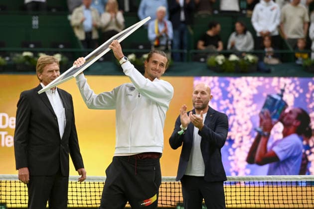 v l Dietloff von ARNIM, President of the German Tennis Federation (DTB), Alexander ZVEREV (GER) and Ronald RAUHE, Minister of State for Sports and Volunteer Work; honors for Alexander ZVEREV (GER) for his victory at the U.S. Open; Germany (GER) vs. Croatia (CRO) in the Davis Cup Qualifiers Round 2 on September 19, 2026, at the Heristo Arena in Westphalia, Germany Â