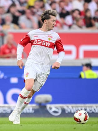 Angelo Stiller of VfB Stuttgart in action, on the ball, making a solo run during the Bundesliga 1 match between VfB Stuttgart and Borussia Dortmund, MHPArena on September 19, 2026, in Stuttgart, Germany. Photo by Harry Langer, DeFodi Images. Angelo Stiller of VfB Stuttgart controls the ball during the Bundesliga match between VfB Stuttgart and Borussia Dortmund at MHPArena on September 19, 2026, in Stuttgart, Germany. Photo by Harry Langer, DeFodi Images. DFB and DFL regulations prohibit any use of photographs as image sequences and or quasi-video. Photo by Harry Langer, DeFodi Images. DFB and DFL regulations prohibit any use of photographs as imageSEQUENCES AND OR QUASI-VIDEO