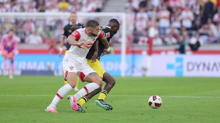 September 19, 2026, Germany, Stuttgart, Bundesliga, VfB Stuttgart vs. Borussia Dortmund, Jeff Chabot (VfB), Serhou Guirassy (Dortmund)