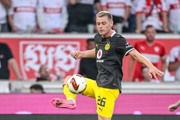 Julian Ryerson of Borussia Dortmund in action, on the ball, making a solo run during the Bundesliga 1 match between VfB Stuttgart and Borussia Dortmund, MHPArena on September 19, 2026, in Stuttgart, Germany Photo by Harry Langer DeFodi Images Julian Ryerson of Borussia Dortmund controls the ball during the Bundesliga match between VfB Stuttgart and Borussia Dortmund at MHPArena on September 19, 2026, in Stuttgart, Germany. Photo by Harry Langer, DeFodi Images. DFB and DFL regulations prohibit any use of photographs as image sequences and or quasi-video. Photo by Harry Langer, DeFodi Images. DFB and DFL regulations prohibit any use of photographs as imSEQUENCES AND OR QUASI-VIDEO