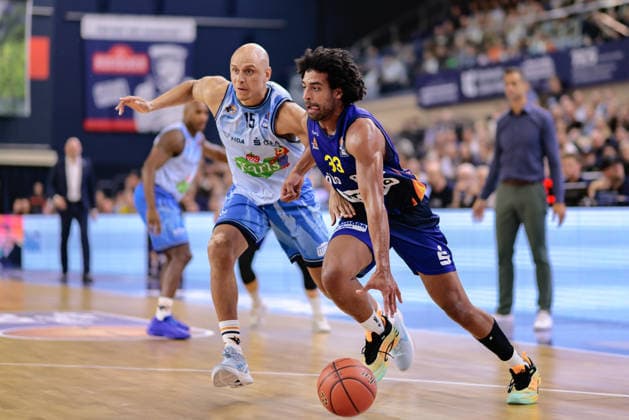 Trenton Gibson, PHOENIX HAGEN, 33; Robin Amaize, ROSTOCK SEAWOLVES, 15; Rostock Seawolves vs. Phoenix Hagen, Basketball, BBL 2026–2027 easyCredit Basketball Bundesliga, Matchday 1, 2026–2027 season, September 19, 2026, Rostock Seawolves vs. Phoenix Hagen, Basketball, BBL 2026–2027 easyCredit Basketball Bundesliga, Matchday 1, 2026–2027 season, September 19, 2026, Groter Pohl Copyright: xEibner-Pressefoto DenverxEhrlichx EP_DEH