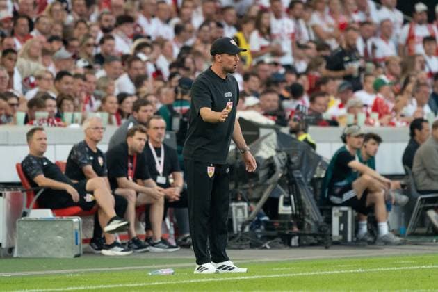 Sebastian Hoeneß, VfB Stuttgart, Coach, GER, VfB Stuttgart vs. Borussia Dortmund, Soccer, 1. Bundesliga, Matchday 4, 2026–2027 Season, September 19, 2026, DFL regulations prohibit any use of photographs as image sequences and or quasi-video, GER, VfB Stuttgart vs. Borussia Dortmund, soccer, Bundesliga 1, Matchday 4, 2026–2027 season, September 19, 2026, Stuttgart Copyright: xEibner-Pressefoto EdwardxCheungx EP_ECG