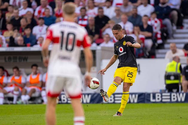 September 19, 2026, Soccer, Matchday 4 of the 1. Bundesliga, VfB Stuttgart vs. Borussia Dortmund, Joey Veerman, Borussia Dortmund, Stuttgart, MHP Arena, Baden-Württemberg, Germany, xRHR PHOTO DEx Copyright: DennisxEwert RHR-FOTOx RHR-FOTO DE
