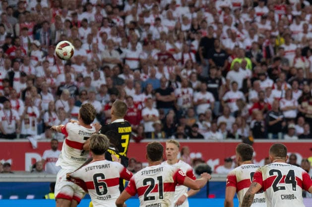 September 19, 2026: Soccer – VfB Stuttgart vs. Borussia Dortmund, Matchday 4 of the Bundesliga at the MHP Arena; header duel between Maximilian Mittelstadt of VfB Stuttgart, 7 vs. Waldemar Anton of Borussia Dortmund, 3 IMPORTANT NOTE: In accordance with the guidelines of the DFL and the DFB, it is prohibited to use or allow the use of photographs taken in the stadium and or during the game in the form of sequential images and or video-like photo series. Copyright: xJamesxZabelx