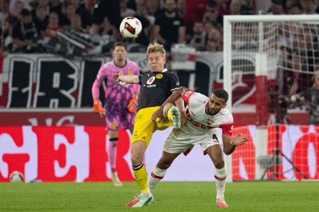 September 19, 2026, GER, Soccer, Men s, Bundesliga 1, 2026–2027 Season, Matchday 4, VfB Stuttgart vs. Borussia Dortmund: Daniel Svensson (Borussia Dortmund, 24) and Josha Vagnoman (VfB Stuttgart) in a tackle. DFB and DFL regulations prohibit any use of photographs as image sequences and or quasi-video. Stuttgart MHP Arena, Baden-Württemberg, Germany Copyright: xNordphoto WolfgangxFrankx