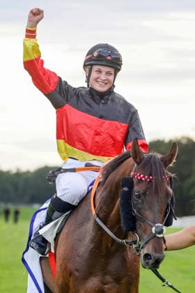 September 19, 2026, Hoppegarten, Brandenburg, GER Sky Emperor with Nora Cronauer after the victory at the Hoppegarten Racetrack Horse, Jockey, Sky Emperor, Cronauer, Victory, Fegentri 260919D510HOPPEGARTEN JPG