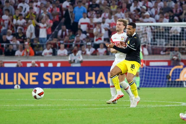 Maximilian Mittelstädt (VfB Stuttgart, 7) and Ethan Nwaneri (BVB Dortmund, 18) battling for the ball, Germany, soccer, Bundesliga 1, Matchday 4, 2026–2027, VfB Stuttgart vs. Borussia Dortmund, September 19, 2026, Stuttgart MHP Arena, Germany Copyright: xGrantxHubbsx