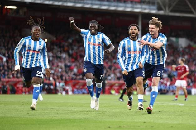 Jay Dasilva of Coventry City celebrates scoring a goal to make the score 1-0. Nottingham Forest v Coventry City, Premier League, Football, The City Ground, Nottingham, UK - 19 Sep 2026Nottingham The City Ground United Kingdom EDITORIAL USE ONLY No use with unauthorised audio, video, data, fixture lists, club league logos or live services. Online in-match use limited to 120 images, no video emulation. No use in betting, games or single club league player publications.  Copyright: xRyanxBrowne Shutterstockx 17158587hq