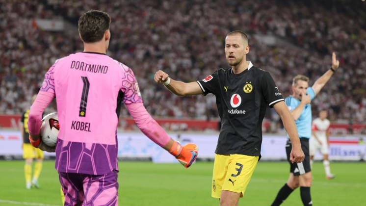 September 19, 2026, Germany, Stuttgart, Bundesliga, VfB Stuttgart vs. Borussia Dortmund, Gregor Kobel (Dortmund), Waldemar Anton (Dortmund)