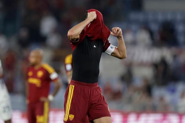 Serie a football match AS Roma vs Inter As roma looks dejected after the Serie A football match between AS Roma vs Inter at the Olimpico Stadium in Rome, Italy on September 19, 2026. _BPH9050 Copyright: xAntonioxBalascox