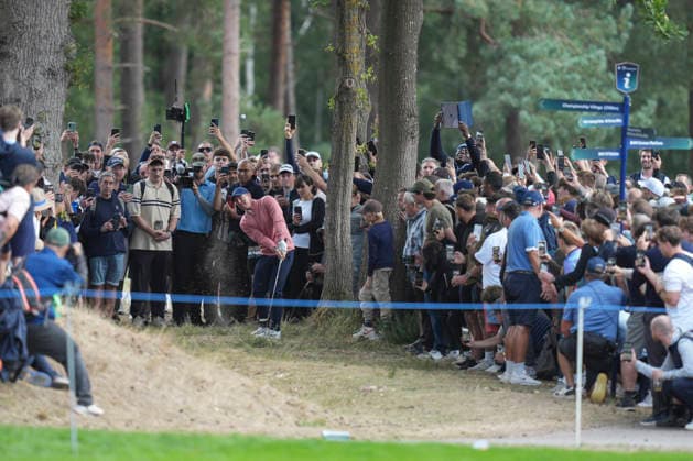 VIRGINIA WATER, ENGLAND - SEPTEMBER 19: Rory McIlroy (IRE) plays from the trees on the 11th hole during Round 3 at the BMW PGA, Golf Herren Championship at Wentworth Golf Club, Virginia Water on September 19, 2026 in Surrey, England The BMW PGA Championship