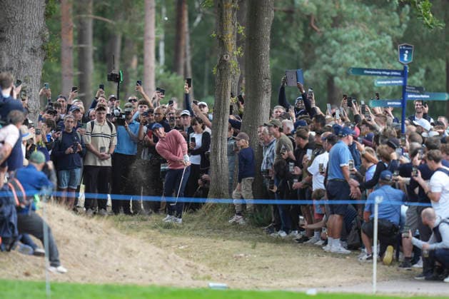 VIRGINIA WATER, ENGLAND - SEPTEMBER 19: Rory McIlroy (IRE) plays from the trees on the 11th hole during Round 3 at the BMW PGA, Golf Herren Championship at Wentworth Golf Club, Virginia Water on September 19, 2026 in Surrey, England The BMW PGA Championship