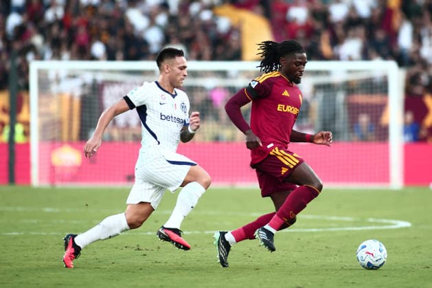 IPA88719336 - Manu Kone of Associazione Sportiva Roma and Lautaro Martinez of Football Club Internazionale Milano are in action during the 2026 2027 Serie A match between A.S. Roma and F.C. Internazionale Milano at the Stadio Olimpico in Rome, Italy.  Copyright: xMatteoxCassoni IPAxSportx xx IPA88719336