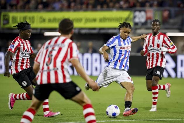ROTTERDAM - (lr) Mitchell van Bergen of Sparta Rotterdam, Nolhan Courtens of SC Heerenveen and Isaac Babadi of Sparta Rotterdam during the Dutch Eredivisie match between Sparta Rotterdam and SC Heerenveen at Sparta Stadion Het Kasteel on 19 September 2026 in Rotterdam, the Netherlands. BAS CZERWINSKI ANP Eredivisie 2026 27 xVIxANPxSportx xxANPxIVx 569281899 originalFilename: 569281899.jpg