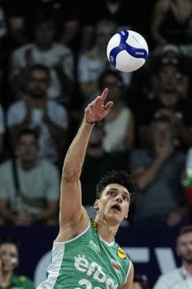 Bulgaria v Germany - CEV EuroVolley 2026 Men SOFIA, BULGARIA - SEPTEMBER 19: Aleksandar Nikolov of Bulgaria in action during the CEV Men s EuroVolley 2026 Round of 16 match between Bulgaria and Germany at Arena 8888 in Sofia, Bulgaria, on September 19, 2026. Osmancan Gurdogan Anadolu Sofia Bulgaria. Editorial use only. Please get in touch for any other usage.  Copyright: x2026xAnadoluxOsmancanxGurdoganx