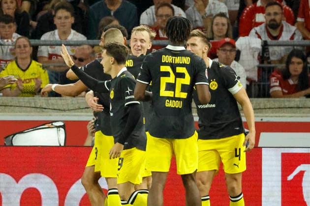 BVB Dortmund celebrates Maximilian Beier s 0-1 goal, BVB Dortmund, 14, joy, excitement, positive emotions, goal, Germany, soccer, Bundesliga 1, Matchday 4, 2026–2027, VfB Stuttgart vs. Borussia Dortmund, September 19, 2026, Stuttgart MHP Arena, Germany Copyright: xGrantxHubbsx