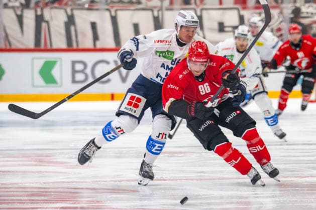 NL: Lausanne HC - HC Ambri-Piotta 19.09.2026, Lausanne, Vaudoise Arena, NL: Lausanne HC - HC Ambri-Piotta. Rocco Pezzullo (86, HC Ambri-Piotta) and Drake Caggiula (96, Lausanne HC) during the 2026-2027 Swiss National League Ice hockey, Eishockey game between Lausanne HC and HC Ambri-Piotta the Saturday 19.09.2026 at the Vaudoise Arena in Lausanne, Switzerland. Lausanne Vaudoise Arena Vaud Switzerland Copyright: xMediafabxPhotographyxFabricexDexGasperisx MEDIAFAB-HOCKEY-LAUSANNE HC-HC AMBRI-PIOTTA-LAUSANNE-19.09.2026-0025