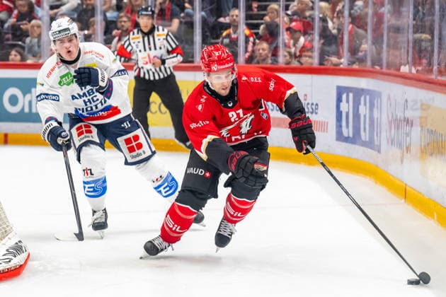 NL: Lausanne HC - HC Ambri-Piotta 19.09.2026, Lausanne, Vaudoise Arena, NL: Lausanne HC - HC Ambri-Piotta. Miles Müller (17, HC Ambri-Piotta) and Austin Czarnik (27, Lausanne HC) during the 2026-2027 Swiss National League Ice hockey, Eishockey game between Lausanne HC and HC Ambri-Piotta the Saturday 19.09.2026 at the Vaudoise Arena in Lausanne, Switzerland. Lausanne Vaudoise Arena Vaud Switzerland Copyright: xMediafabxPhotographyxFabricexDexGasperisx MEDIAFAB-HOCKEY-LAUSANNE HC-HC AMBRI-PIOTTA-LAUSANNE-19.09.2026-0127