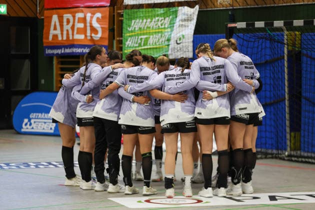The SG Nürtingen Zizishausen team before the game GER, SG Nürtingen Zizishausen vs. HL Buchholz 08 Rosengarten, Handball, 2nd ALSCO Women s Handball Bundesliga, Matchday 4, 2026–2027 season, September 19, 2026, GER, SG Nürtingen Zizishausen vs. HL Buchholz 08 Rosengarten, Handball, 2nd ALSCO Women’s Handball Bundesliga, Matchday 4, 2026–2027 season, September 19, 2026, Steinenberg Copyright: xEibner-Pressefoto SoerenxHerwegx EP_SHG