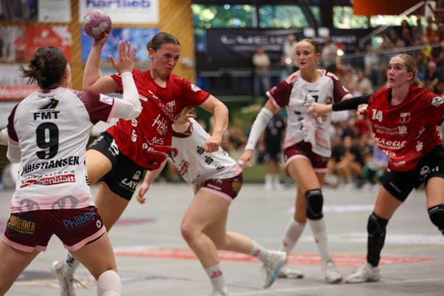 Lisa Fuchs, SG Nürtingen Zizishausen, 24 on the throw (GER), SG Nürtingen Zizishausen vs. HL Buchholz 08 Rosengarten, Handball, 2nd ALSCO Women s Handball Bundesliga, Matchday 4, 2026–2027 season, September 19, 2026 GER, SG Nürtingen Zizishausen vs. HL Buchholz 08 Rosengarten, Handball, 2nd ALSCO Women’s Handball Bundesliga, Matchday 4, 2026–2027 season, September 19, 2026, Steinenberg Copyright: xEibner-Pressefoto SoerenxHerwegx EP_SHG