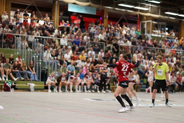 Maxime Luber of SG Nürtingen Zizishausen, No. 22, takes a 7-meter throw (GER), SG Nürtingen Zizishausen vs. HL Buchholz 08 Rosengarten, Handball, 2nd ALSCO Women’s Handball Bundesliga, Matchday 4, 2026–2027 season, September 19, 2026 GER, SG Nürtingen Zizishausen vs. HL Buchholz 08 Rosengarten, Handball, 2nd ALSCO Women’s Handball Bundesliga, Matchday 4, 2026–2027 season, September 19, 2026, Steinenberg Copyright: xEibner-Pressefoto SoerenxHerwegx EP_SHG