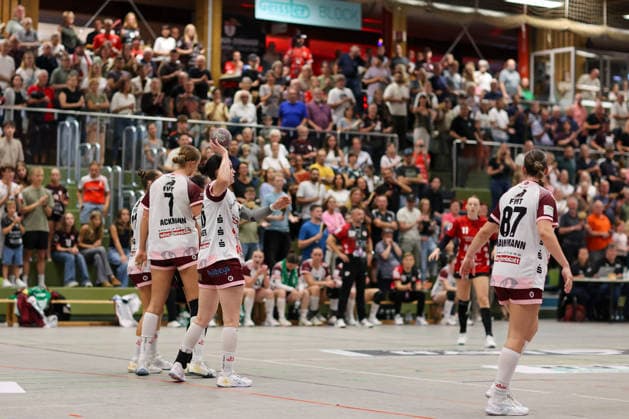 Jule Meisner of HL Buchholz 08 Rosengarten, No. 26, makes a pass (GER), SG Nuertingen Zizishausen vs. HL Buchholz 08 Rosengarten, Handball, 2nd ALSCO Women’s Handball Bundesliga, Matchday 4, 2026–2027 season, September 19, 2026 GER, SG Nuertingen Zizishausen vs. HL Buchholz 08 Rosengarten, Handball, 2nd ALSCO Women’s Handball Bundesliga, Matchday 4, 2026–2027 season, September 19, 2026, Steinenberg Copyright: xEibner-Pressefoto SoerenxHerwegx EP_SHG