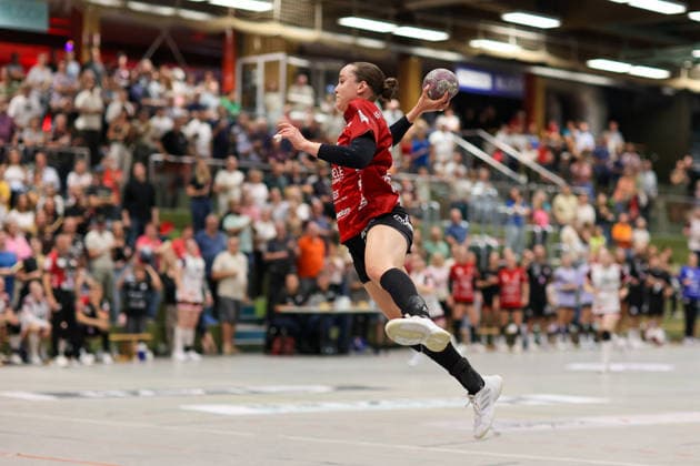 Maxime Luber, SG Nürtingen Zizishausen, 22 on the throw-in, GER; SG Nürtingen Zizishausen vs. HL Buchholz 08 Rosengarten, Handball, 2nd ALSCO Women s Handball Bundesliga, Matchday 4, 2026–2027 season, September 19, 2026 GER, SG Nürtingen Zizishausen vs. HL Buchholz 08 Rosengarten, Handball, 2nd ALSCO Women’s Handball Bundesliga, Matchday 4, 2026–2027 season, September 19, 2026, Steinenberg Copyright: xEibner-Pressefoto SoerenxHerwegx EP_SHG