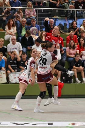 Nele Nusser, SG Nürtingen Zizishausen, 11 on the throw-in, SG Nürtingen Zizishausen vs. HL Buchholz 08 Rosengarten, Handball, 2nd ALSCO Women s Handball Bundesliga, Matchday 4, 2026–2027 season, September 19, 2026 GER, SG Nürtingen Zizishausen vs. HL Buchholz 08 Rosengarten, Handball, 2nd ALSCO Women’s Handball Bundesliga, Matchday 4, 2026–2027 season, September 19, 2026, Steinenberg Copyright: xEibner-Pressefoto SoerenxHerwegx EP_SHG