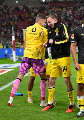 September 19, 2026, Soccer, Bundesliga 1, 2026–2027, Matchday 4, VfB Stuttgart vs. Borussia Dortmund, at the MHP Arena in Stuttgart, Goalkeeper Gregor Kobel of Borussia Dortmund and Maximilian Beier of Borussia Dortmund celebrate