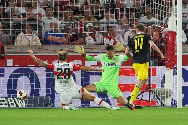 September 26, 2020 VfB Stuttgart Borussia Dortmund Germany, Stuttgart, September 20, 2026, Soccer, Bundesliga, 2026–2027 season, VfB Stuttgart vs. Borussia Dortmund 0–1 Maximilian Beier (right), BVB goalkeeper Fabian Bredlow, VfB (center), Finn Jeltsch (VfB) (left)