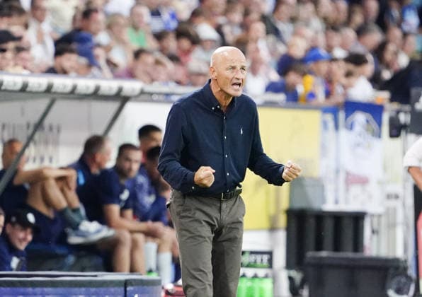 September 19, 2026, Lucerne, Switzerland; Men s Soccer Super League, 2026–2027 Season; FC Lucerne vs. Grasshopper Club Zurich, 5–1; Coach Peter Zeidler; GC Action; Single Frame