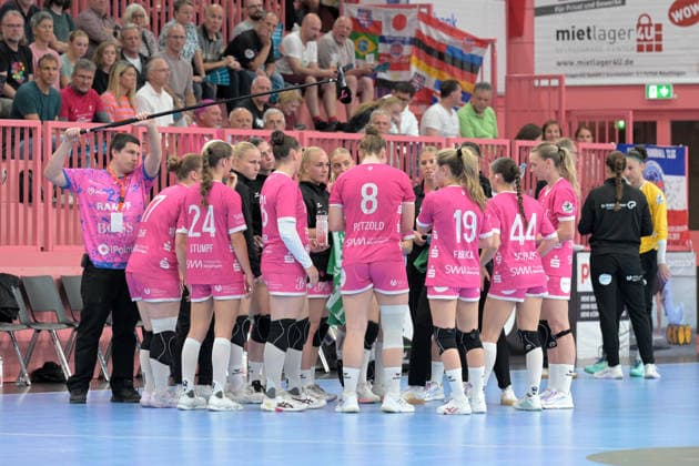 Time Out TusSies: TusSies Metzingen vs. Thueringer HC, Handball, Alsco HBF, Matchday 4, 2026–2027 Season, September 19, 2026, TusSies Metzingen vs. Thueringer HC, Handball, Alsco HBF, Matchday 4, 2026–2027 Season, September 19, 2026, Tübingen Copyright: xEibner-Pressefotox EP_TBR