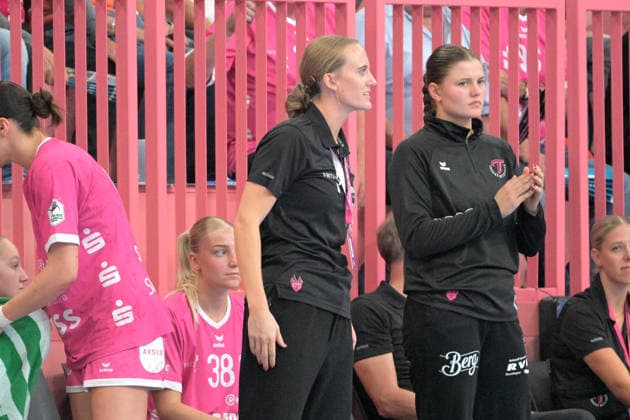 Miriam Hirsch, TusSies Metzingen, Coach, TusSies Metzingen vs. Thueringer HC, Handball, Alsco HBF, Matchday 4, 2026–2027 Season, September 19, 2026, TusSies Metzingen vs. Thueringer HC, handball, Alsco HBF, Matchday 4, 2026–2027 season, September 19, 2026, Tübingen Copyright: xEibner-Pressefotox EP_TBR