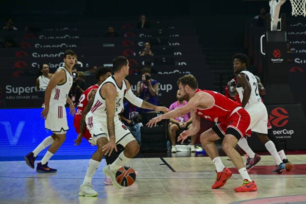Real Madrid v Olympiacos - EuroLeague Super Cup Final ABU DHABI, UNITED ARAB EMIRATES - SEPTEMBER 19: Players in action during the EuroLeague Super Cup final match between Real Madrid and Olympiacos at Etihad Arena in Abu Dhabi, United Arab Emirates, on September 19, 2026. Hassan al Raisi Anadolu Abu Dhabi United Arab Emirates. Editorial use only. Please get in touch for any other usage.  Copyright: x2026xAnadoluxHassanxalxRaisix